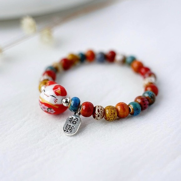 CERAMIC beaded pudgey oriental cat and silver alloy fashion bracelet - Picture 3 of 6